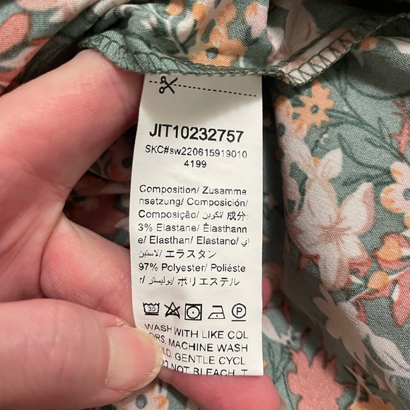 Shein V-Neck Floral Blouse, Size 6 - Picture 7 of 9